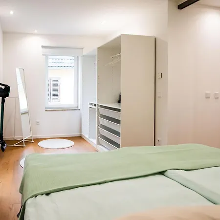 아파트 Schoene, Zentrale Fuer 4 Personen 아우크스부르크