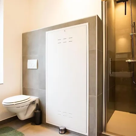 Schoene, Zentrale Fuer 4 Personen * Augsburg